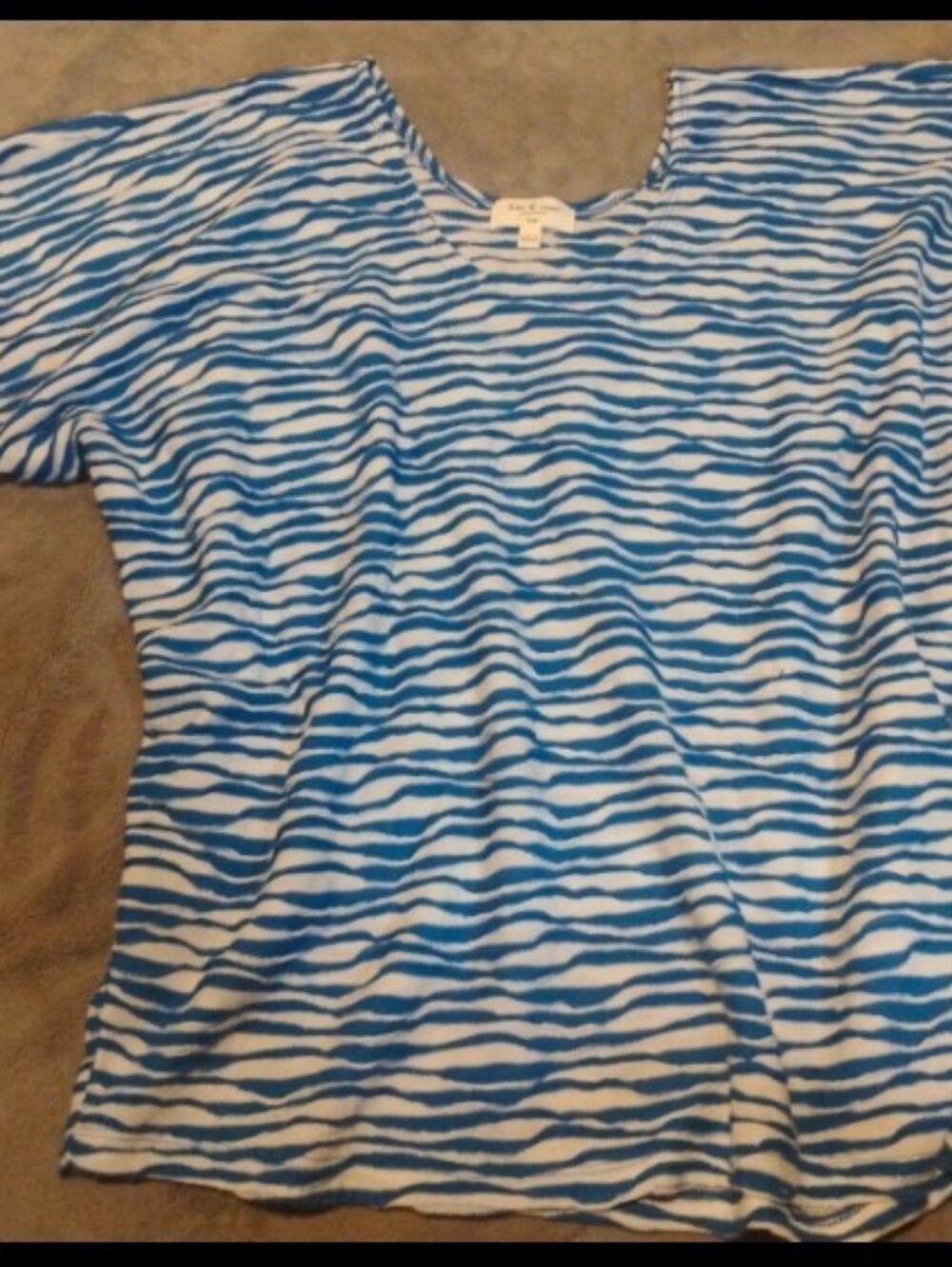 Kim & Cami Los Angeles Blue Textured Wavy Striped Short Sleeve Top - Large